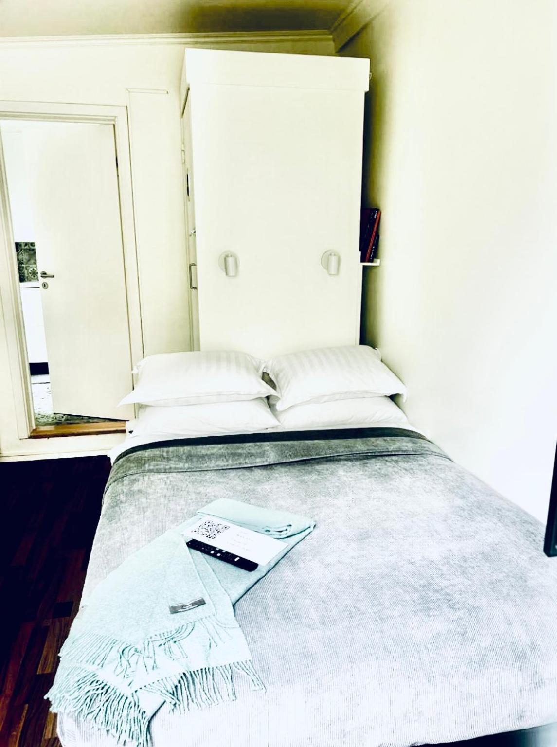 Studio 104- Free Parking Onsite -Private Entrance Рейкявик Екстериор снимка