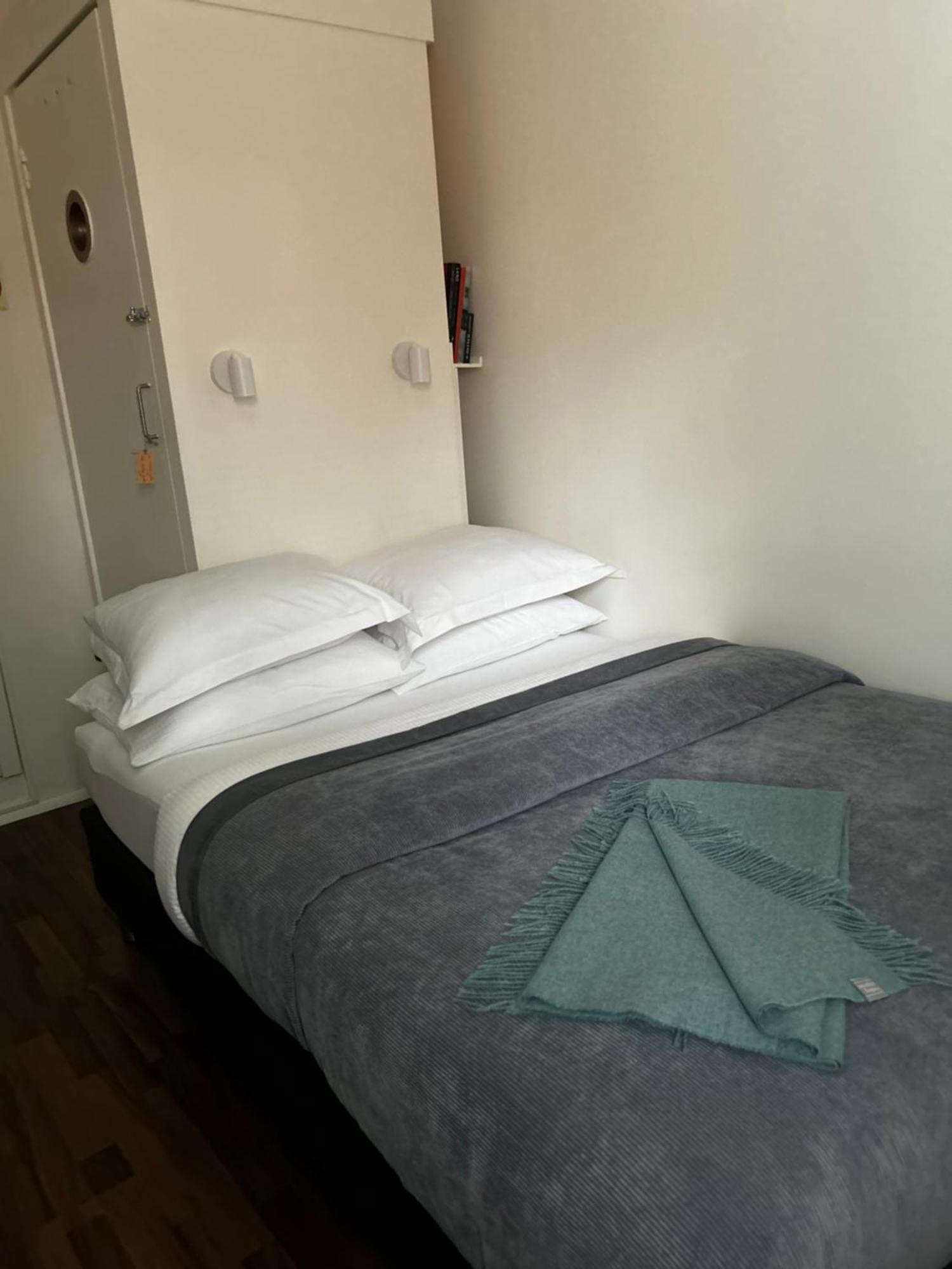 Studio 104- Free Parking Onsite -Private Entrance Рейкявик Екстериор снимка
